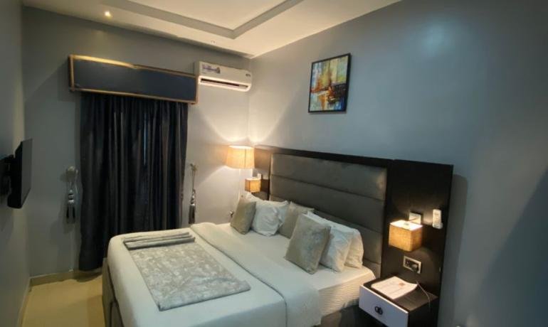One Room B1