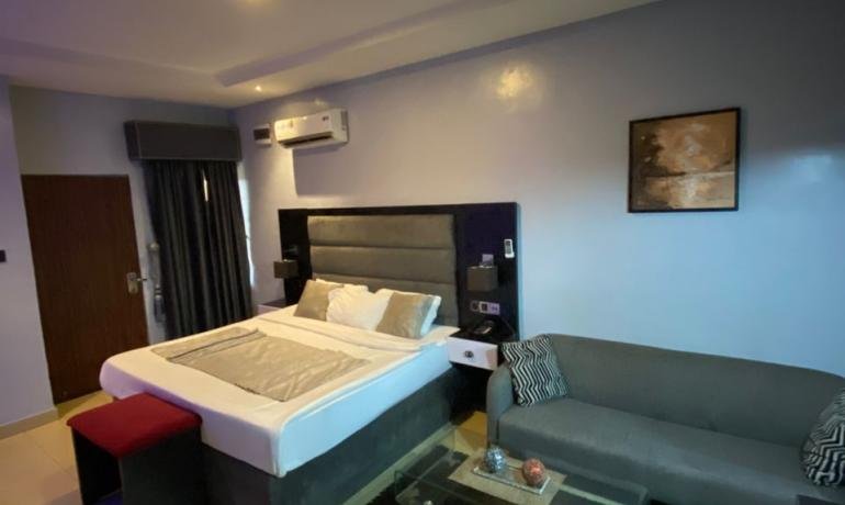 Studio Room B2